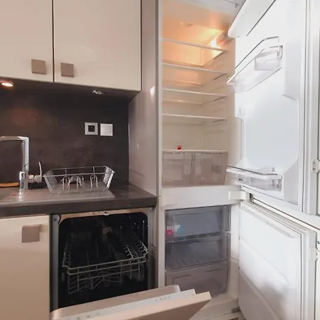 Le Nid Ensoleille Avec Parking Prive Clim Wifi - Rossiconciergerie - Linge Inclus *